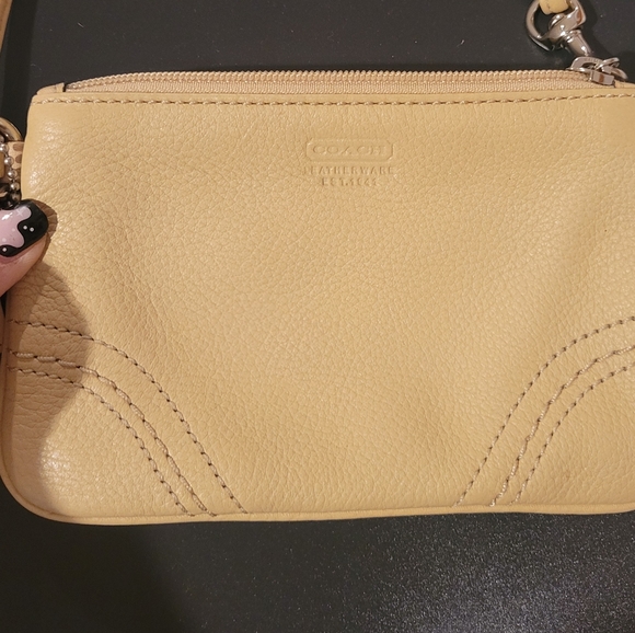 Coach Leatherware Wrislet - Picture 1 of 4